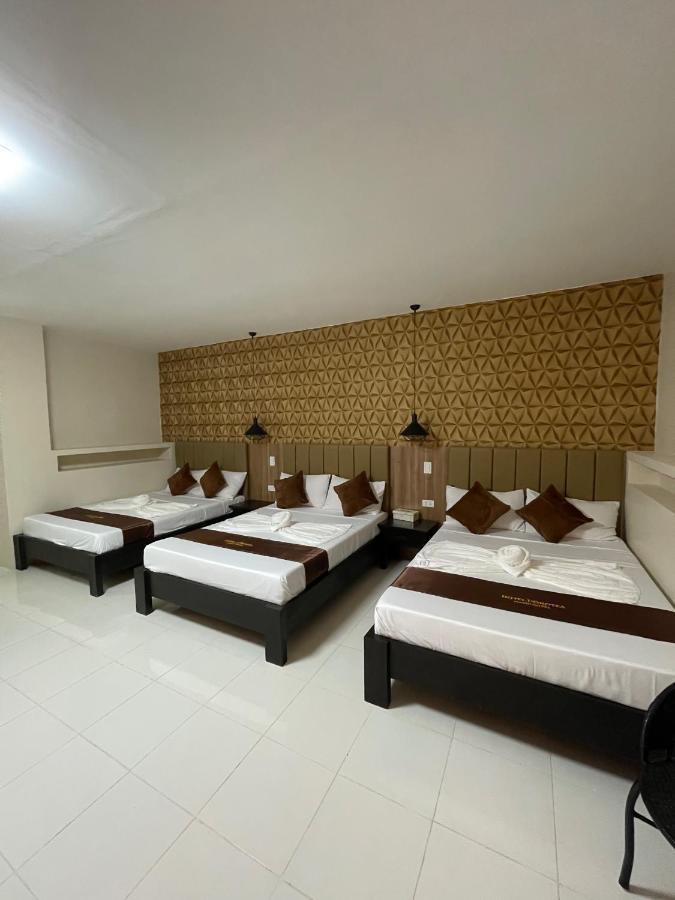 Hotel Dorotea Puerto Galera Esterno foto